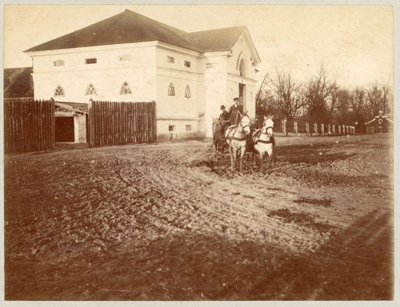F 1063 2 av auksta